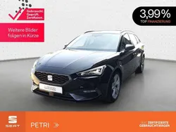 Mitternachtsschwarz Gebraucht 2024 Seat Leon FR-Line Kombi | 25.690 € (Fairer Preis)