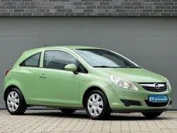Grün Gebraucht 2009 Opel Corsa Edition Limousine | 1.590 € (Guter Preis)