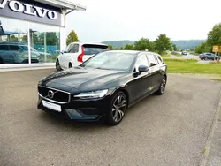 Schwarz Gebraucht 2023 Volvo V60 Core Kombi | 36.100 € (Guter Preis)