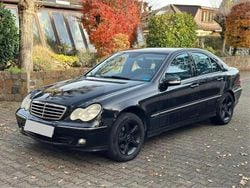 Gebraucht 2005 Mercedes C220 Avantgarde Limousine | 3.700 € (Teuer)