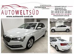 Moonweißperleffekt metallic (metallic) Gebraucht 2022 Skoda Superb Ambition Limousine | 23.900 € (Guter Preis)
