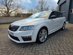 Weiß Gebraucht 2013 Skoda Octavia RS Kombi | 15.999 € (Etwas zu teuer)