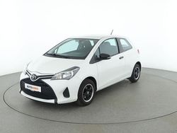 Weiß Gebraucht 2015 Toyota Yaris Cool Limousine | 6.850 € (Fairer Preis)