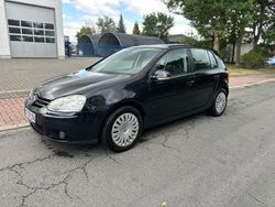 Schwarz Gebraucht 2006 VW Golf V Kleinwagen | 1.600 € (Fairer Preis)