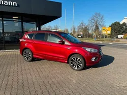 Rot Gebraucht 2019 Ford Kuga ST-Line SUV | 17.990 € (Fairer Preis)