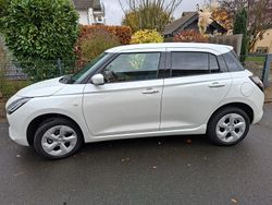 Weiß Gebraucht 2024 Suzuki Swift Comfort Kleinwagen | 17.190 € (Guter Preis)