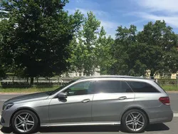 Silber metallic Gebraucht 2013 Mercedes E220 Avantgarde Kombi | 26.900 €