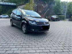 Schwarz Gebraucht 2013 VW Touran Life Van / Kleinbus | 9.400 € (Guter Preis)