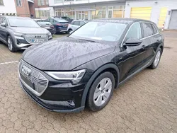 Brillantschwarz Gebraucht 2021 Audi e-tron Comfort SUV | 24.890 € (Guter Preis)