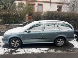 Grau Gebraucht 2005 Skoda Octavia Kombi | 2.000 € (Fairer Preis)