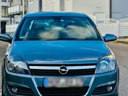 Blau Gebraucht 2004 Opel Astra Sport Kombi | 2.500 € (Fairer Preis)