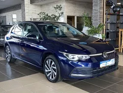 Blau Gebraucht 2022 VW Golf VIII Style Limousine | 22.800 € (Guter Preis)