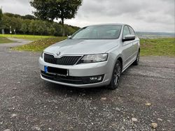 Silber Gebraucht 2015 Skoda Rapid Limousine | 9.990 € (Fairer Preis)