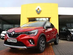Dezirrot metallic, black pearlschwarz metallic (rot) Gebraucht 2022 Renault Captur Intens SUV | 22.989 € (Fairer Preis)