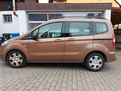 Braun Gebraucht 2016 Ford Tourneo Courier Trend Van / Kleinbus | 5.600 € (Guter Preis)