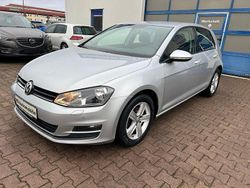 Silber Gebraucht 2014 VW Golf VII Comfortline Limousine | 5.900 €