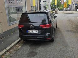Schwarz Gebraucht 2022 VW Touran Active Van / Kleinbus | 32.000 € (Teuer)