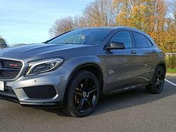 Grau Gebraucht 2015 Mercedes GLA200 SUV | 22.900 € (Teuer)