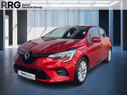Rot Gebraucht 2022 Renault Clio V Intens Limousine | 13.590 € (Fairer Preis)