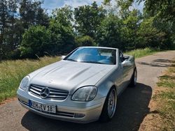Silber Gebraucht 1996 Mercedes SLK230 Cabrio | 8.500 €