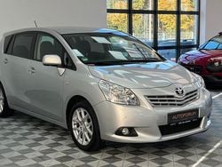 Silber Gebraucht 2012 Toyota Verso Travel Van / Kleinbus | 8.444 € (Fairer Preis)