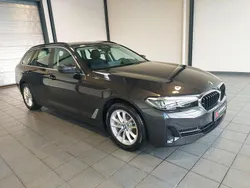 Grau Gebraucht 2023 BMW 520 Sport Line Kombi | 40.990 € (Guter Preis)