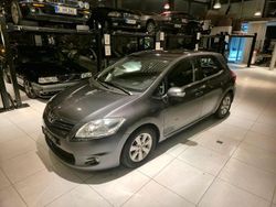 Grau Gebraucht 2011 Toyota Auris Edition Limousine | 3.850 € (Guter Preis)