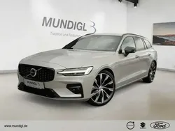 (350) silver dawn / metallic Gebraucht 2022 Volvo V60 Plus Kombi | 39.610 € (Fairer Preis)
