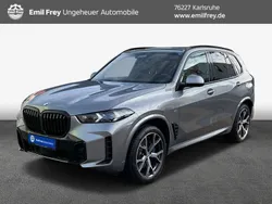 Grau Gebraucht 2024 BMW X5 M Sport SUV | 92.990 € (Fairer Preis)