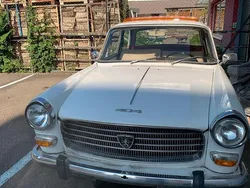 Weiß Gebraucht 1972 Peugeot 404 Limousine | 7.800 €