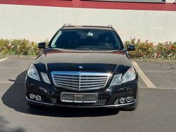 Schwarz Gebraucht 2010 Mercedes E200 Kombi | 6.399 € (Fairer Preis)