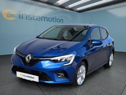 Blau Gebraucht 2022 Renault Clio V Kleinwagen | 17.399 € (Fairer Preis)
