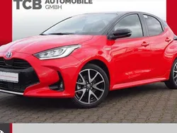 Rot Gebraucht 2021 Toyota Yaris Hybrid Edition Limousine | 18.899 € (Guter Preis)