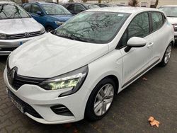 Weiß Gebraucht 2022 Renault Clio V Techno Limousine | 9.520 €