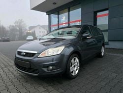 Grau Gebraucht 2010 Ford Focus Kombi | 1.600 € (Guter Preis)