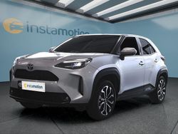 Silber Gebraucht 2022 Toyota Yaris Hybrid SUV | 24.599 € (Fairer Preis)