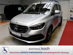 Helvinsilber Gebraucht 2023 Mercedes 180 Limousine | 54.990 €