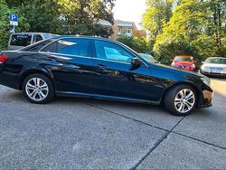 Schwarz Gebraucht 2015 Mercedes E220 Limousine | 16.599 € (Fairer Preis)