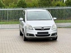 Silber Gebraucht 2007 Opel Zafira Edition Van / Kleinbus | 1.299 € (Superpreis)