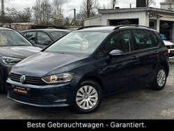 Blau Gebraucht 2015 VW Golf Sportsvan Comfortline Van / Kleinbus | 9.900 € (Fairer Preis)