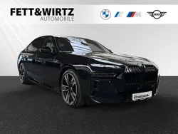 Carbonschwarz metallic Gebraucht 2024 BMW 750e M Sport Limousine | 102.800 €