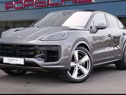 Grau Gebraucht 2024 Porsche Cayenne Turbo E-Hybrid SUV | 181.488 € (Fairer Preis)