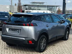 Silber Gebraucht 2022 Peugeot e-2008 Active SUV | 19.649 € (Guter Preis)