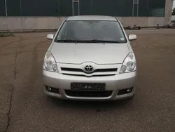 Grau Gebraucht 2006 Toyota Corolla Verso Executive Van / Kleinbus | 1.450 € (Superpreis)