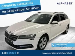 Candy weiss uni Gebraucht 2021 Skoda Superb Ambition Kombi | 23.090 € (Fairer Preis)