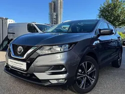 Grau Gebraucht 2021 Nissan Qashqai Zama SUV | 17.950 € (Fairer Preis)
