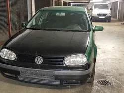Grün Gebraucht 2002 VW Golf IV Kleinwagen | 300 € (Superpreis)