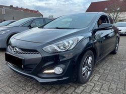 Schwarz Gebraucht 2015 Hyundai i30 Classic Coupé | 9.490 € (Fairer Preis)