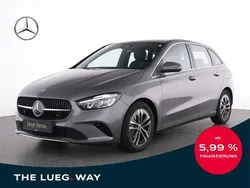 Grau Gebraucht 2024 Mercedes B200 Progressive Van / Kleinbus | 31.955 € (Fairer Preis)