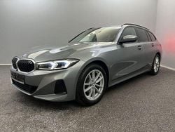 Grau Gebraucht 2023 BMW 318 Sport Line Limousine | 26.999 € (Guter Preis)